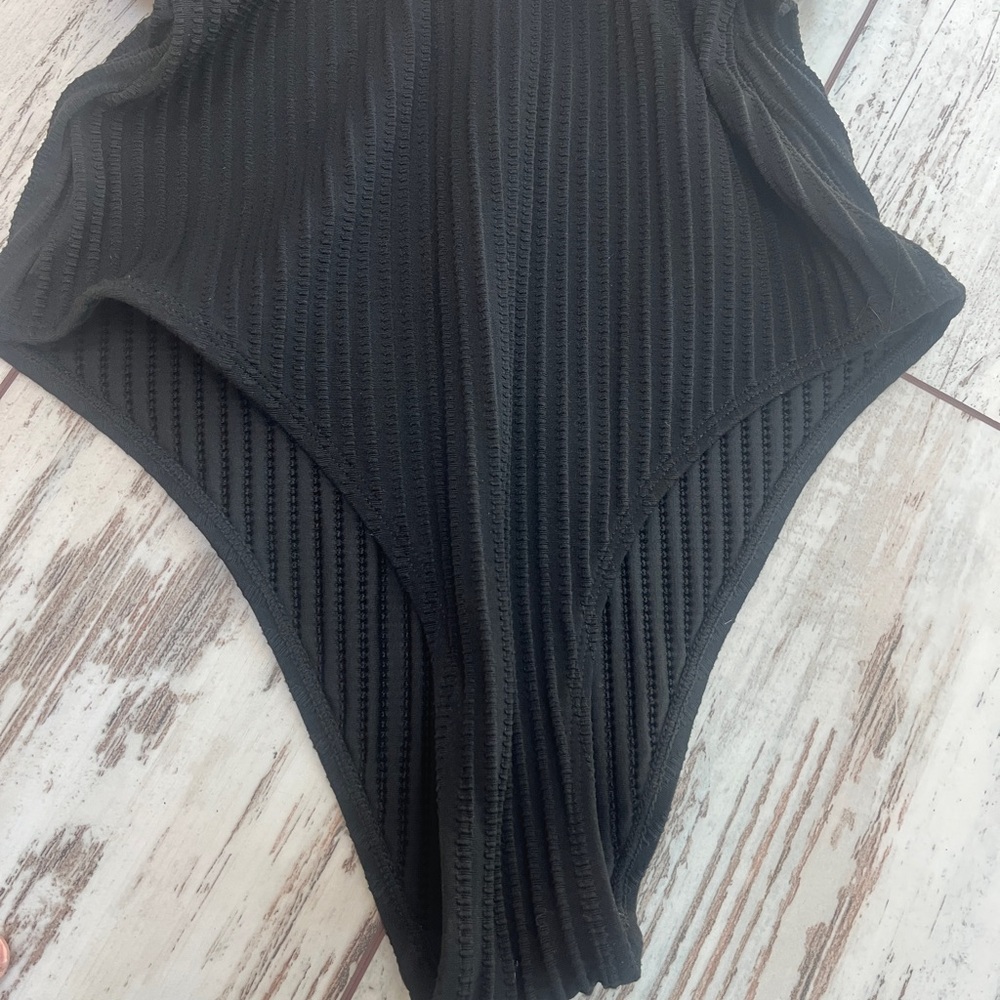 CUPSHE Black Ribbed One-Piece Swimsuit – Adjustable Straps - Small - Picture 6 of 12